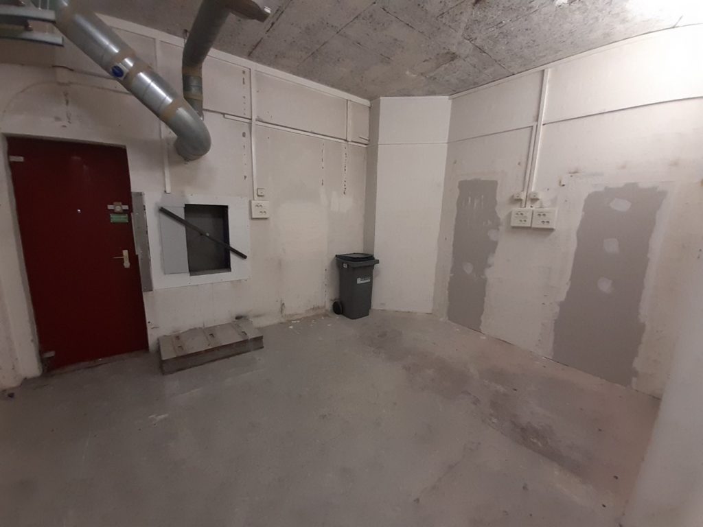 A louer : local commercial / professionnel d’environ 171 m² dans le centre-ville de CANTELEU